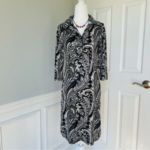 Black and White Collared 3/4 Sleeve Printed Dress. Size Small.